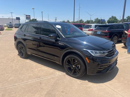 2024 Volkswagen Tiguan 2.0T SE R-Line Black