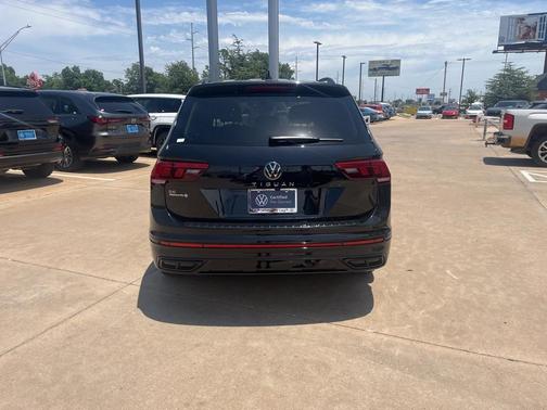 2024 Volkswagen Tiguan 2.0T SE R-Line Black