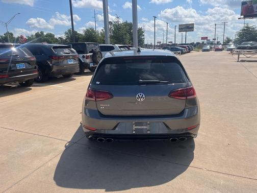 2018 Volkswagen Golf R 2.0T w/DCC & Navigation