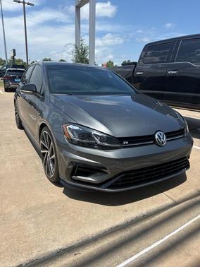 2018 Volkswagen Golf R 2.0T w/DCC & Navigation
