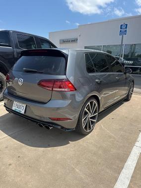 2018 Volkswagen Golf R 2.0T w/DCC & Navigation