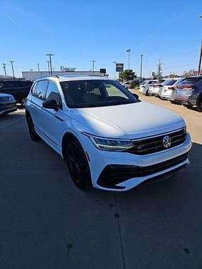 2022 Volkswagen Tiguan 2.0T SE R-Line Black
