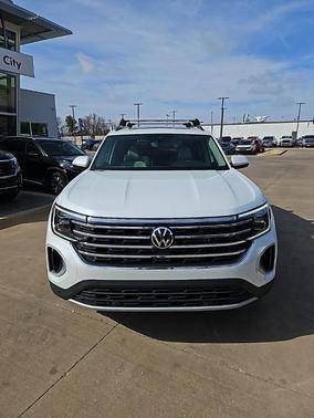 Opal White Pearl 2026 Volkswagen Atlas 2.0T SE W/TECHNOLOGY