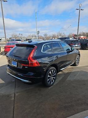 2023 Volvo XC60 B5 Plus Bright Theme
