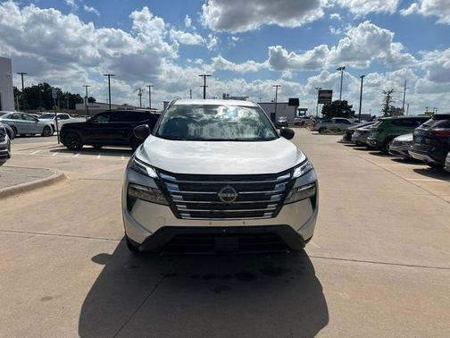 Brilliant Silver Metallic 2025 Nissan Rogue S