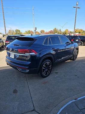 2022 Volkswagen Atlas Cross Sport 2.0T SE w/Technology