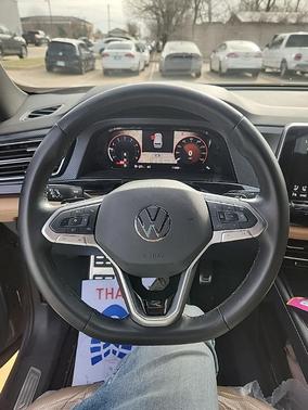 2024 Volkswagen Atlas Cross Sport 2.0T SEL R-Line