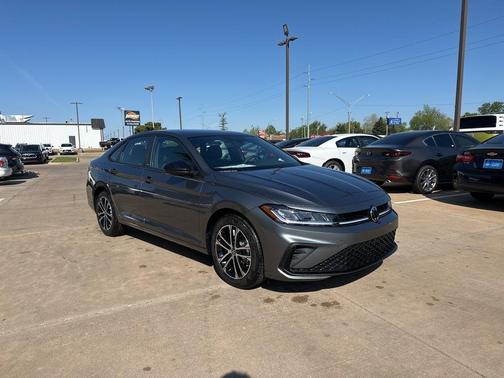Platinum Gray Metallic 2026 Volkswagen Jetta 1.5T Sport