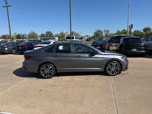 Platinum Gray Metallic 2026 Volkswagen Jetta 1.5T Sport
