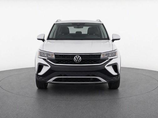 Pure White 2022 Volkswagen Taos 1.5T SE