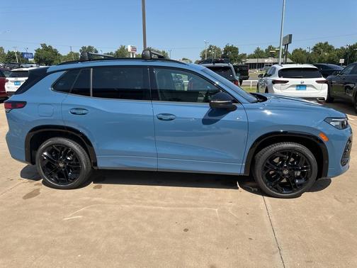 2025 Volkswagen Tiguan 2.0T SE R-Line Black