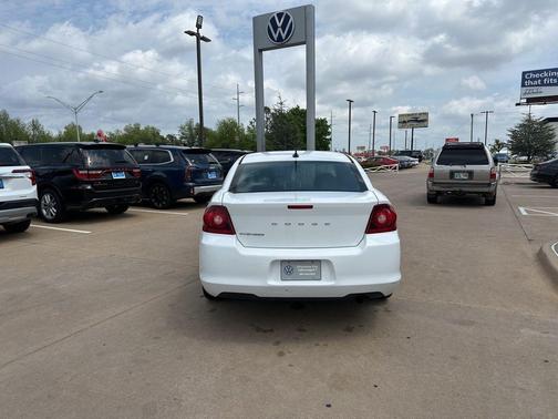 Bright White Clearcoat 2014 Dodge Avenger SE