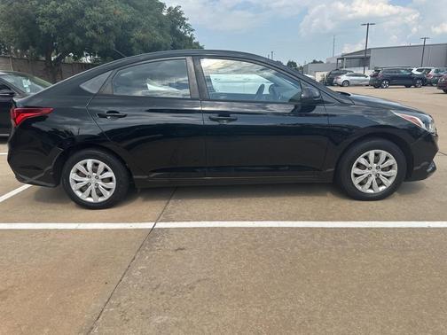2019 Hyundai Accent SE