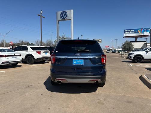 Blue 2017 Ford Explorer XLT