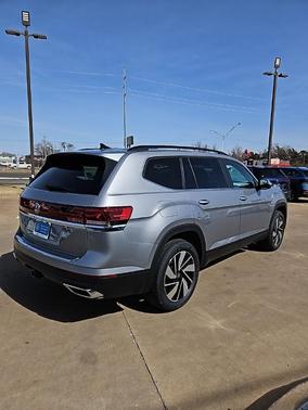 Silver Mist Metallic 2026 Volkswagen Atlas 2.0T SE W/TECHNOLOGY