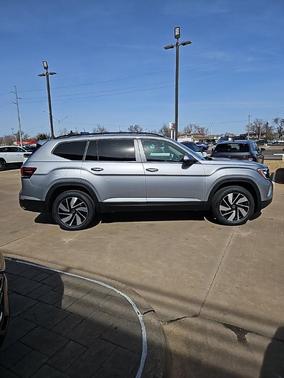 Silver Mist Metallic 2026 Volkswagen Atlas 2.0T SE W/TECHNOLOGY