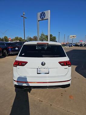 2022 Volkswagen Tiguan 2.0T SE R-Line Black