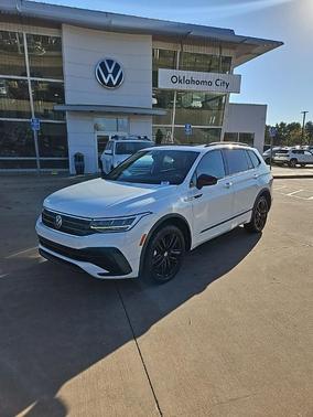 2022 Volkswagen Tiguan 2.0T SE R-Line Black