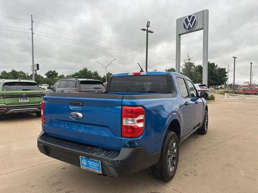 Blue Metallic 2022 Ford Maverick XLT