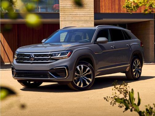 Platinum Gray Metallic 2023 Volkswagen Atlas Cross Sport 3.6L V6 SE w/Technology