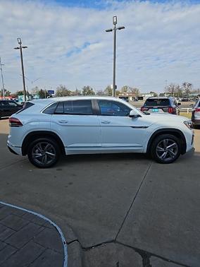 2024 Volkswagen Atlas Cross Sport 2.0T SEL R-Line