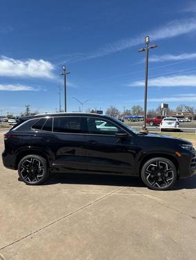 Deep Black Pearl Effect 2026 Volkswagen Tiguan 2.0T SEL R-Line Turbo