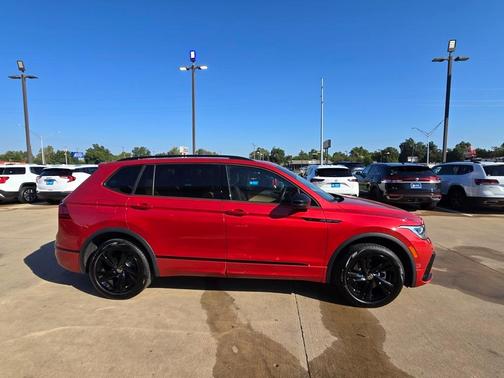 2024 Volkswagen Tiguan 2.0T SE R-Line Black