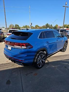 Mountain Lake Blue Metallic 2026 Volkswagen Atlas Cross Sport 2.0T SEL Premium R-Line