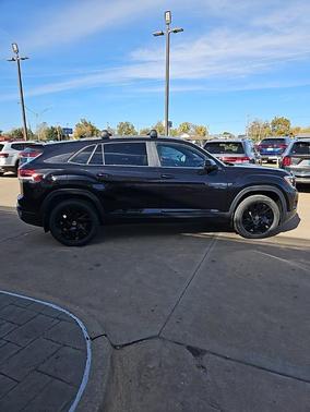 2026 Volkswagen Atlas Cross Sport 2.0T SE