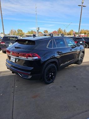 2026 Volkswagen Atlas Cross Sport 2.0T SE