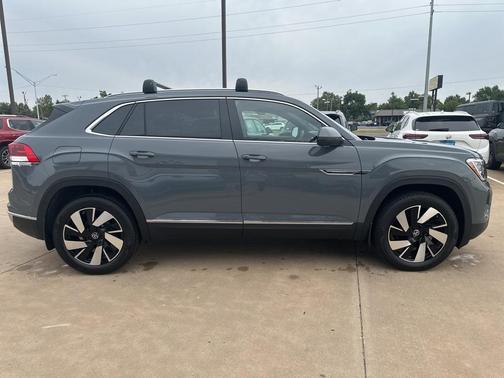 2025 Volkswagen Atlas Cross Sport 2.0T SEL
