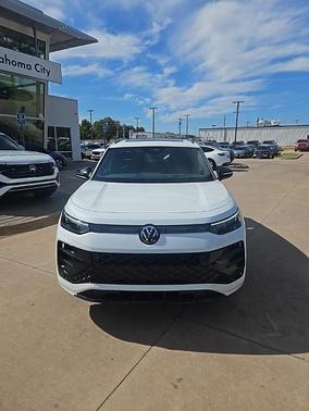 2025 Volkswagen Tiguan 2.0T SE R-Line Black