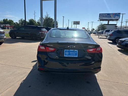 Mosaic Black Metallic 2023 Chevrolet Malibu LT