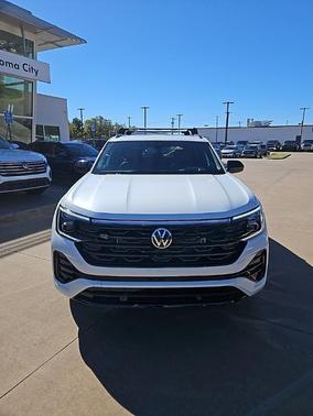 2026 Volkswagen Atlas Cross Sport 2.0T SEL R-Line Black