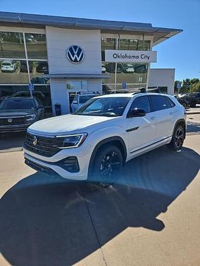 2026 Volkswagen Atlas Cross Sport 2.0T SEL R-Line Black