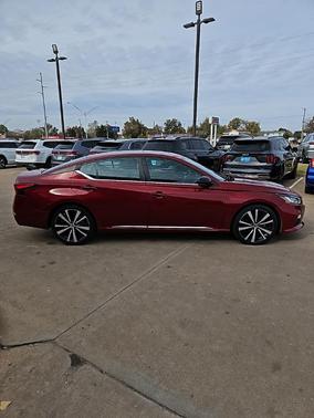 2021 Nissan Altima 2.0 SR