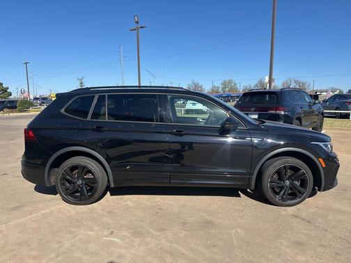 2023 Volkswagen Tiguan 2.0T SE R-Line Black
