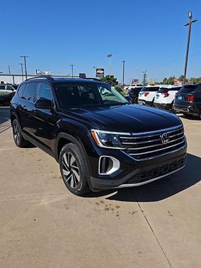 Deep Black Pearl Effect 2026 Volkswagen Atlas 2.0T SE w/Technology