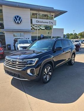 Deep Black Pearl Effect 2026 Volkswagen Atlas 2.0T SE w/Technology