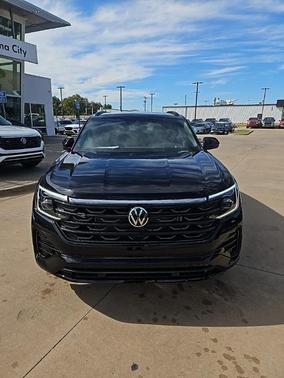 2026 Volkswagen Atlas Cross Sport 2.0T SEL R-Line Black