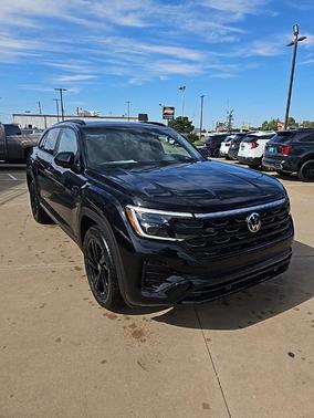 2026 Volkswagen Atlas Cross Sport 2.0T SEL R-Line Black