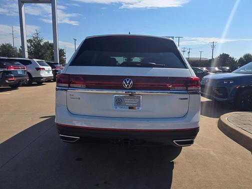 2024 Volkswagen Atlas 2.0T SE