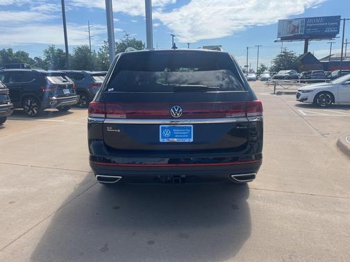 2024 Volkswagen Atlas 2.0T SE