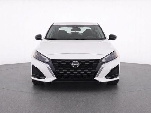 Glacier White 2025 Nissan Altima SV