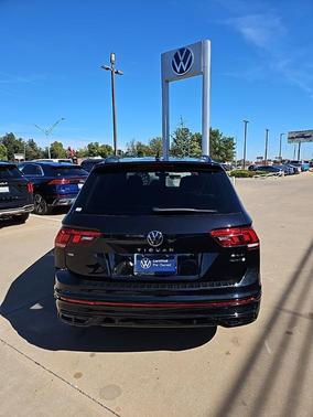 2023 Volkswagen Tiguan 2.0T SE R-Line Black