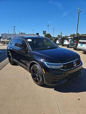 2023 Volkswagen Tiguan 2.0T SE R-Line Black
