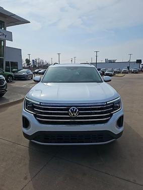Opal White Pearl 2026 Volkswagen Atlas 2.0T SE W/TECHNOLOGY