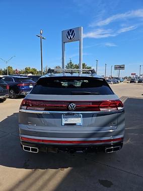2026 Volkswagen Atlas Cross Sport 2.0T SEL Premium R-Line