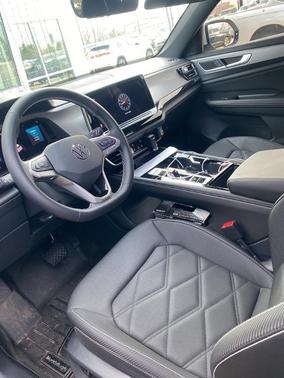 2025 Volkswagen Atlas Cross Sport 2.0T SE w/Technology