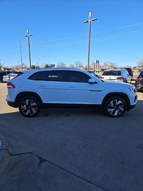 2025 Volkswagen Atlas Cross Sport 2.0T SE w/Technology
